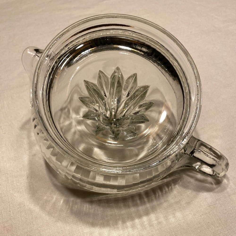 VINTAGE~1950’s~CLEAR GLASS~CITRUS REAMER/JUICER~FINGER HOLD & SPOUT~NICE~G21 - Picture 4 of 4